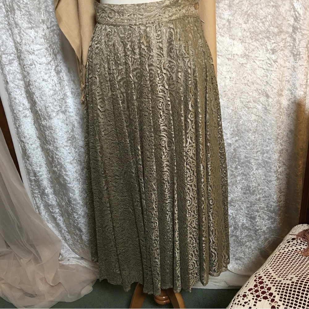 Profondo Blu Midi satin LACE Skirt in Sage green Size M Vintage